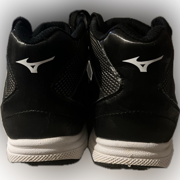 Mizuno 9-Spike Advanced Sweep 4 Mid Women’s Metal Softball Cleat - Size 7 - Picture 4 of 6